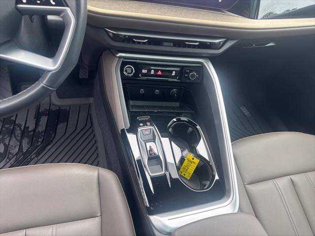 Used 2025 Audi Q5 Premium Plus w/ Premium Plus AWD/4WD image 29