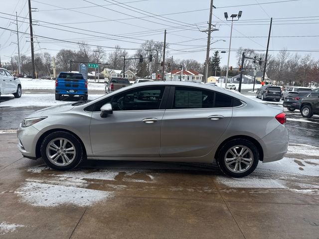 Used 2017 Chevrolet Cruze LT image 5