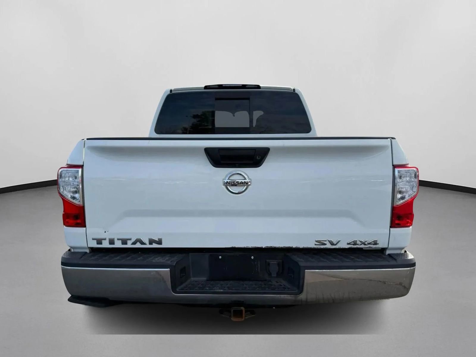 Used 2018 Nissan Titan SV AWD/4WD image 6