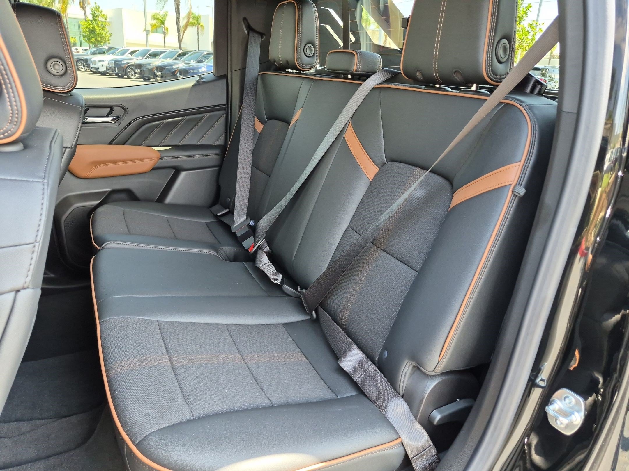 Used 2025 GMC Canyon AT4 w/ Nightfall Edition AWD/4WD image 30