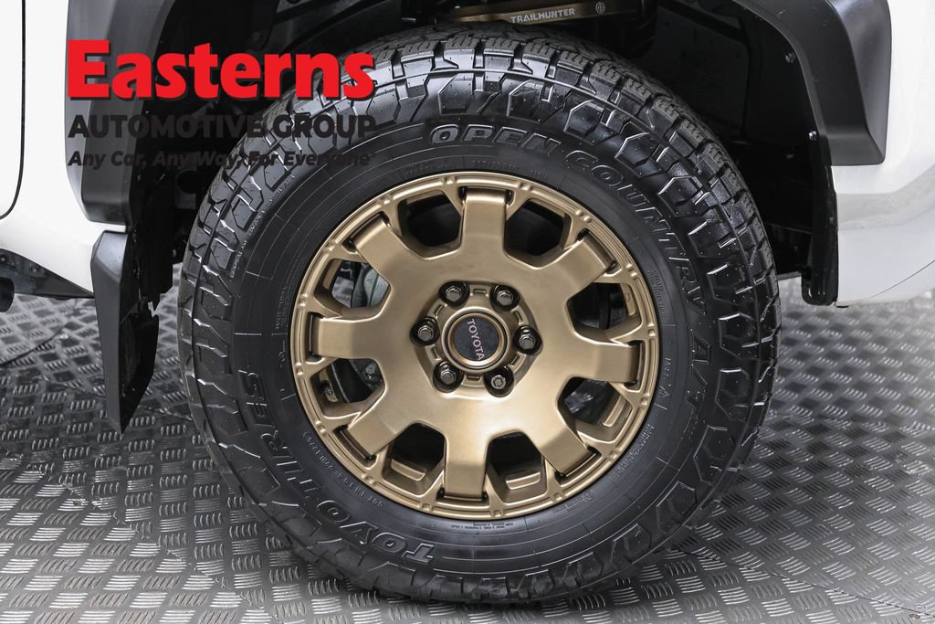 Used 2025 Toyota 4Runner Trailhunter AWD/4WD image 33