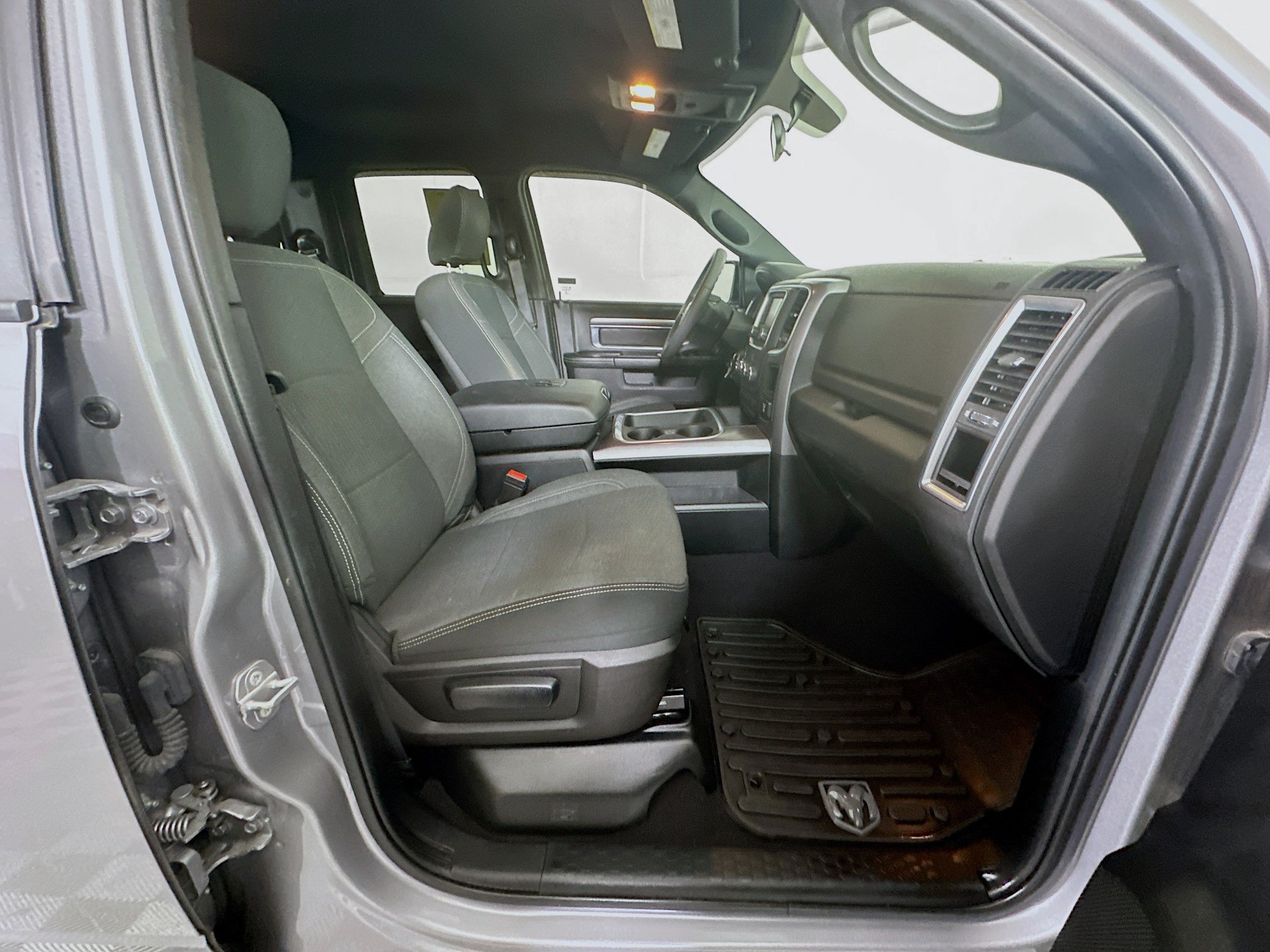 Used 2022 RAM 1500 Warlock RWD image 28
