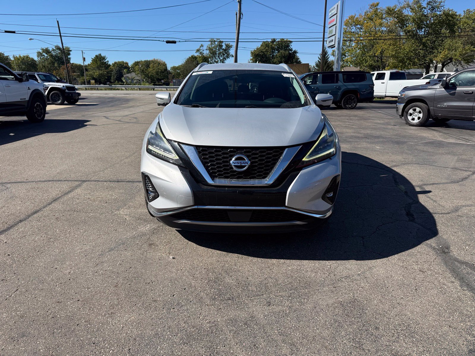 Used 2020 Nissan Murano SL w/ Cargo Package FWD image 2