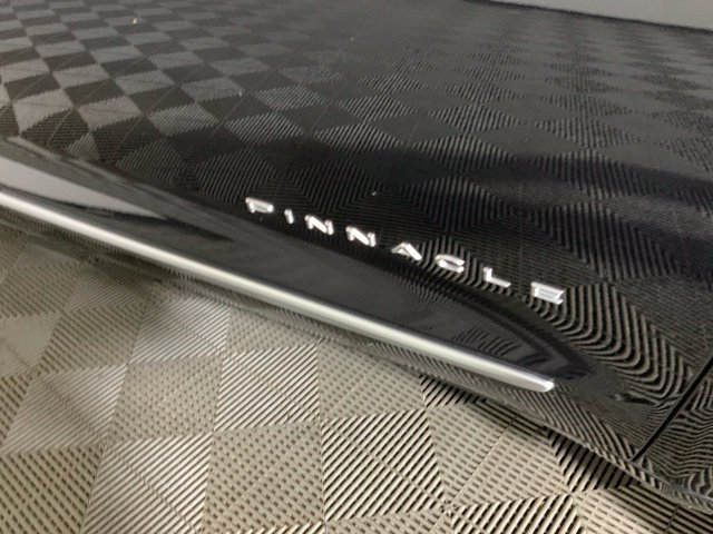 Used 2024 Chrysler Pacifica Pinnacle AWD/4WD image 14