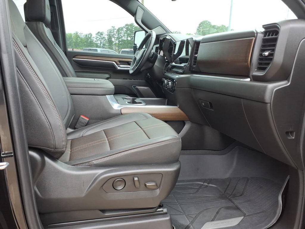 Used 2024 Chevrolet Silverado 2500 High Country w/ High Country Premium Package AWD/4WD image 12