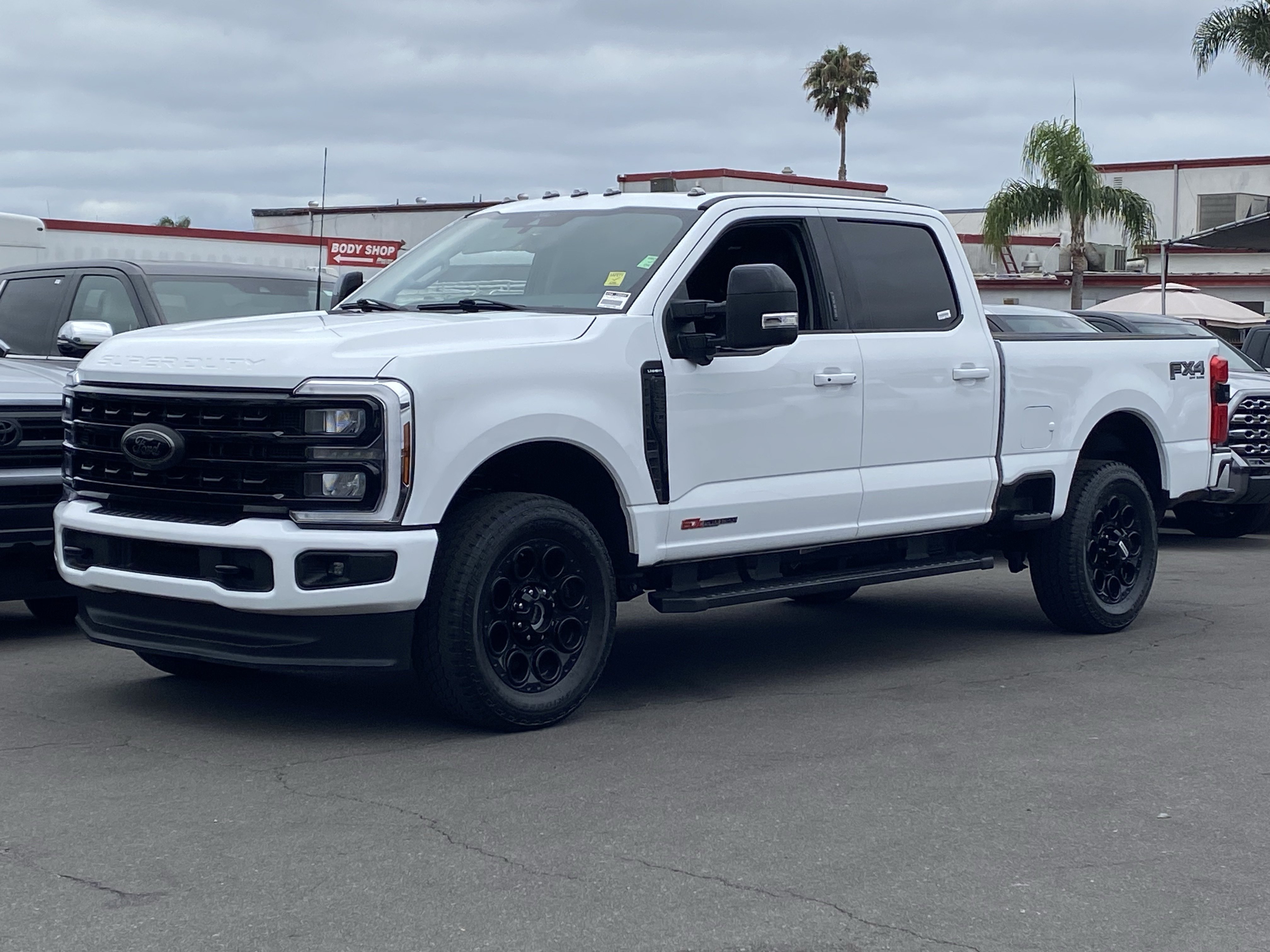 Used 2024 Ford F350 Lariat w/ Black Appearance Package AWD/4WD image 6