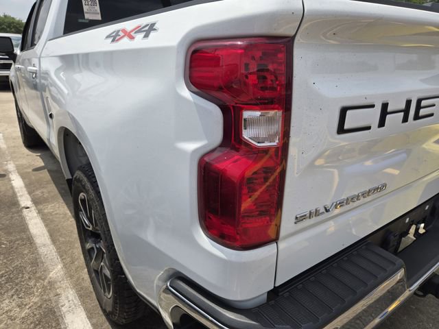 Used 2024 Chevrolet Silverado 1500 LT AWD/4WD image 7