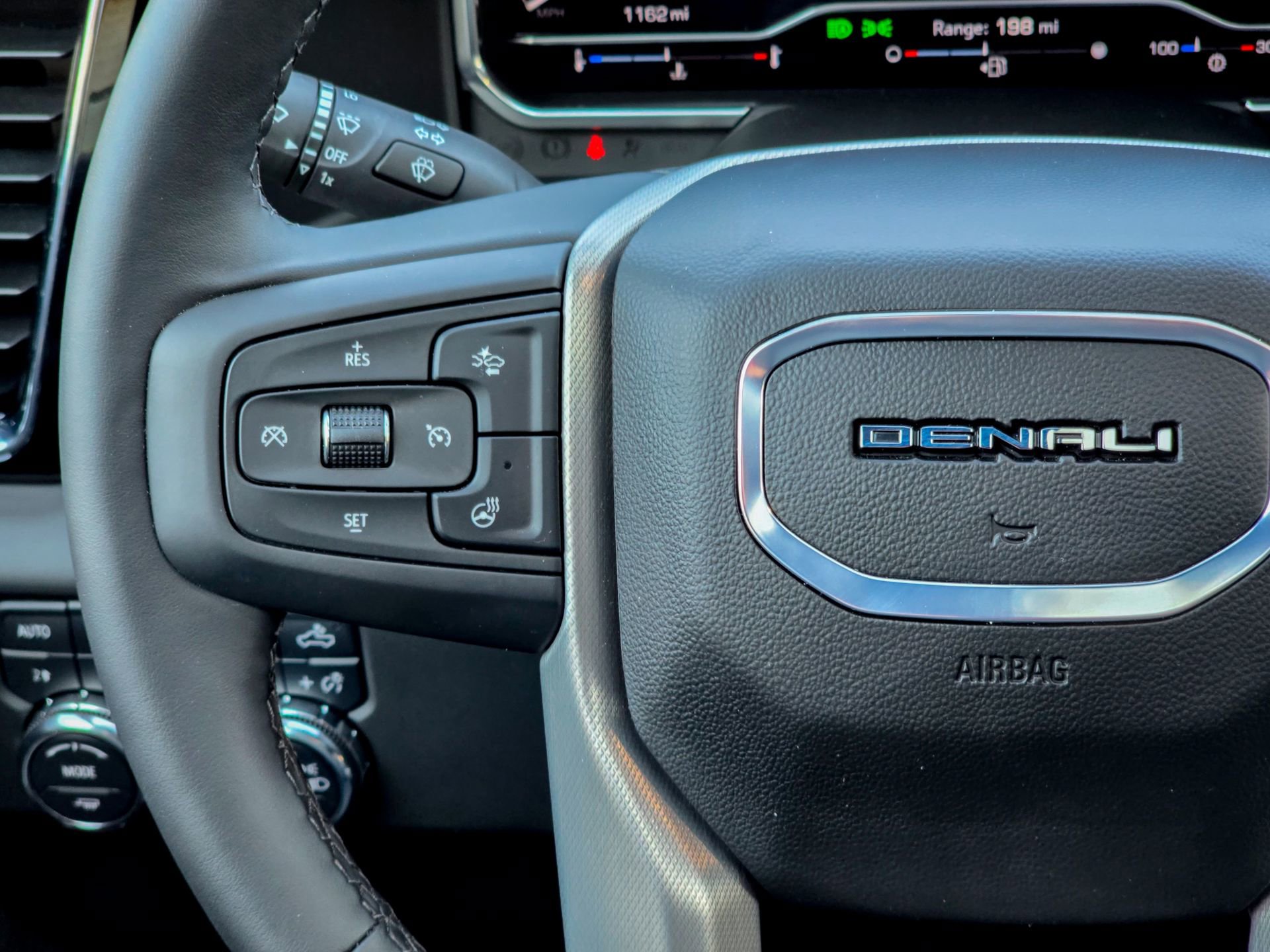 Used 2025 GMC Sierra 3500 Denali w/ Denali Reserve Package image 36