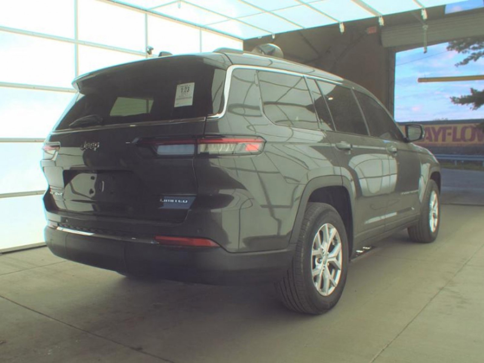 Used 2021 Jeep Grand Cherokee L Limited AWD/4WD image 5