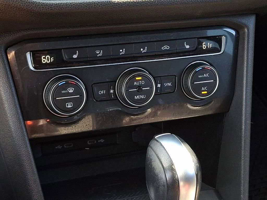 Used 2021 Volkswagen Tiguan SE R-Line image 16