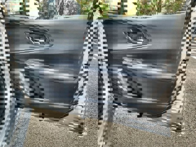 New 2025 Toyota Prius Plug-In Hybrid image 13