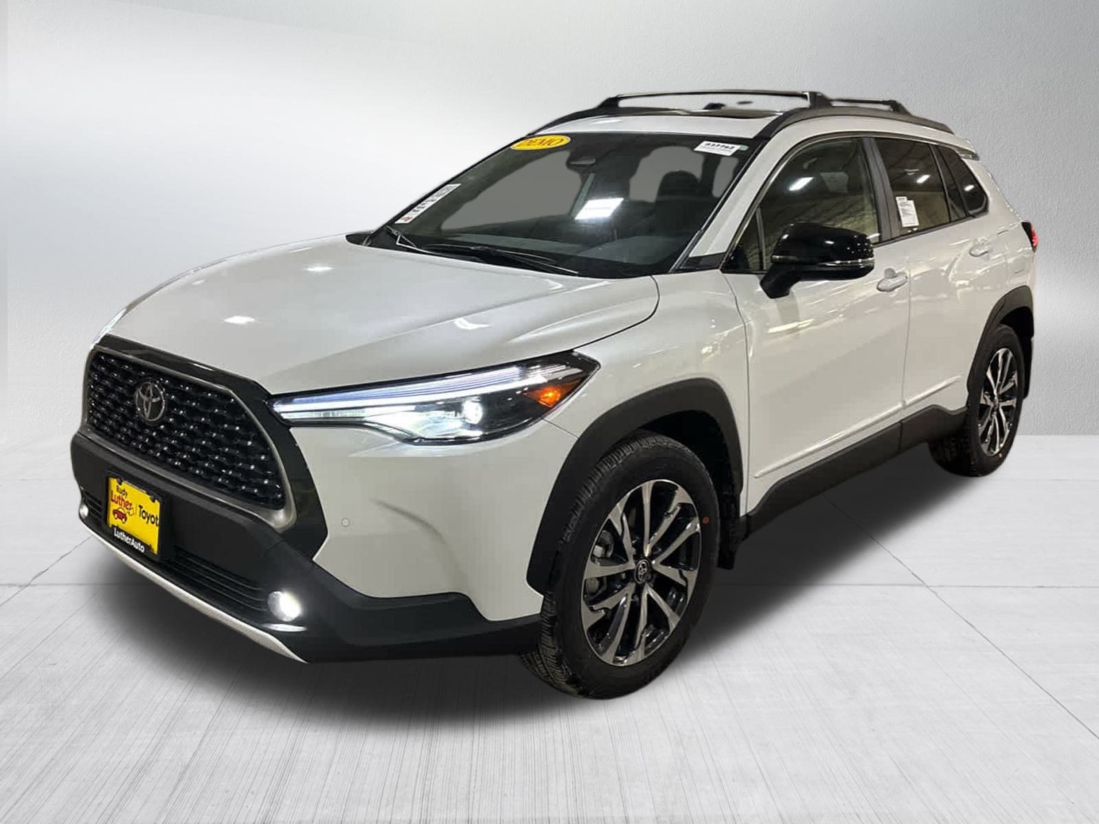 Certified 2025 Toyota Corolla Cross XLE image 6