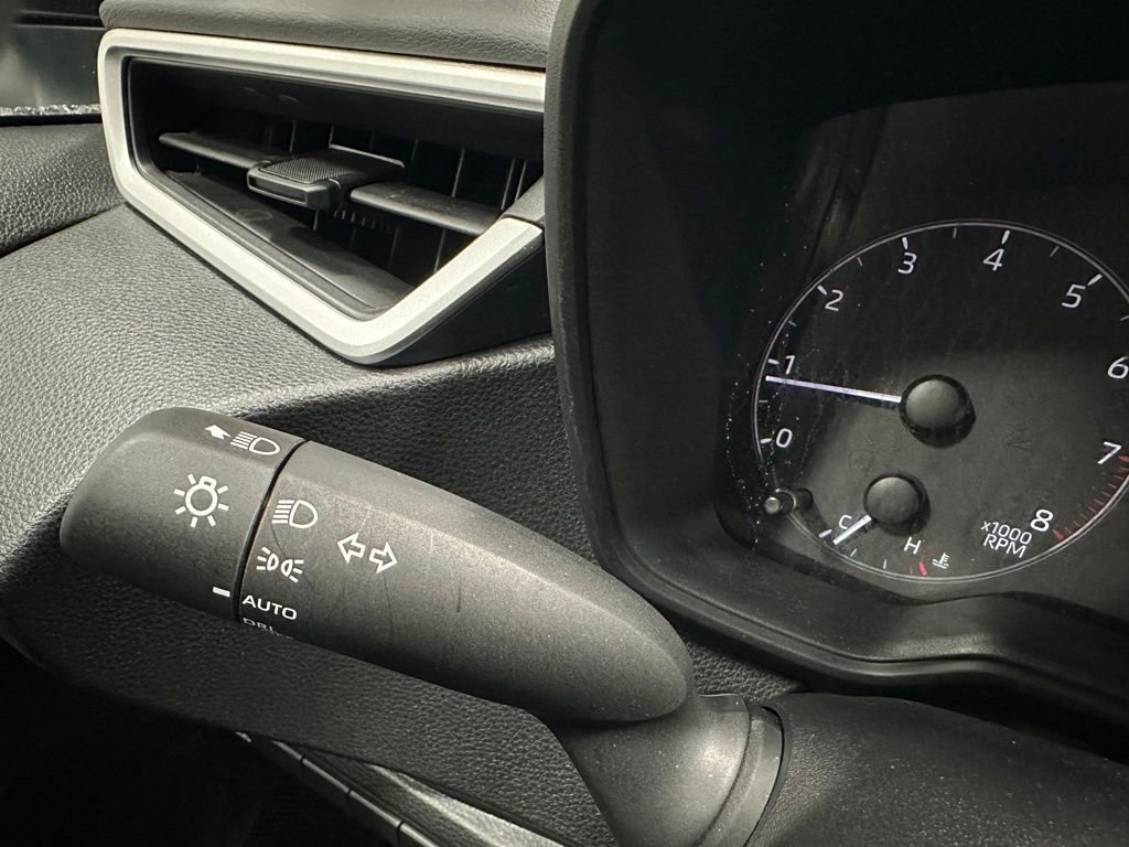 Used 2025 Toyota Corolla LE image 21