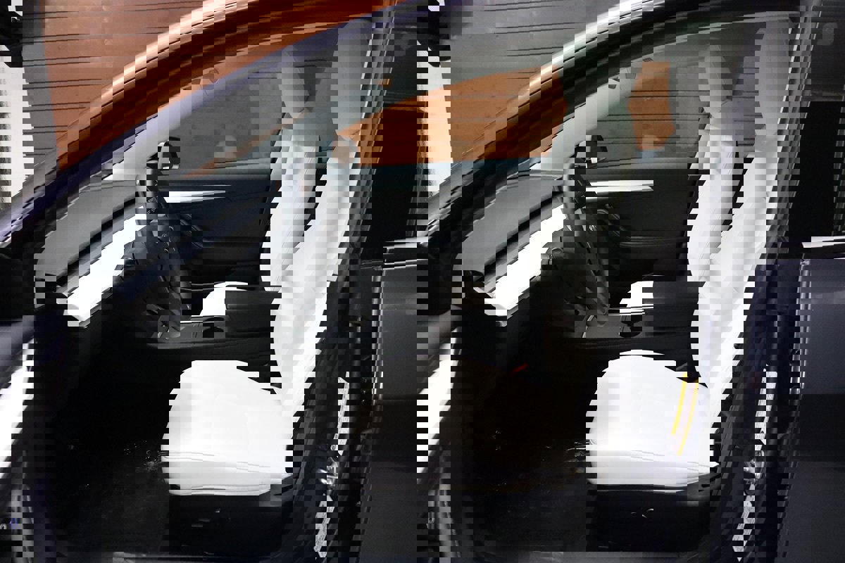 Used 2023 Tesla Model 3 Standard Range image 59