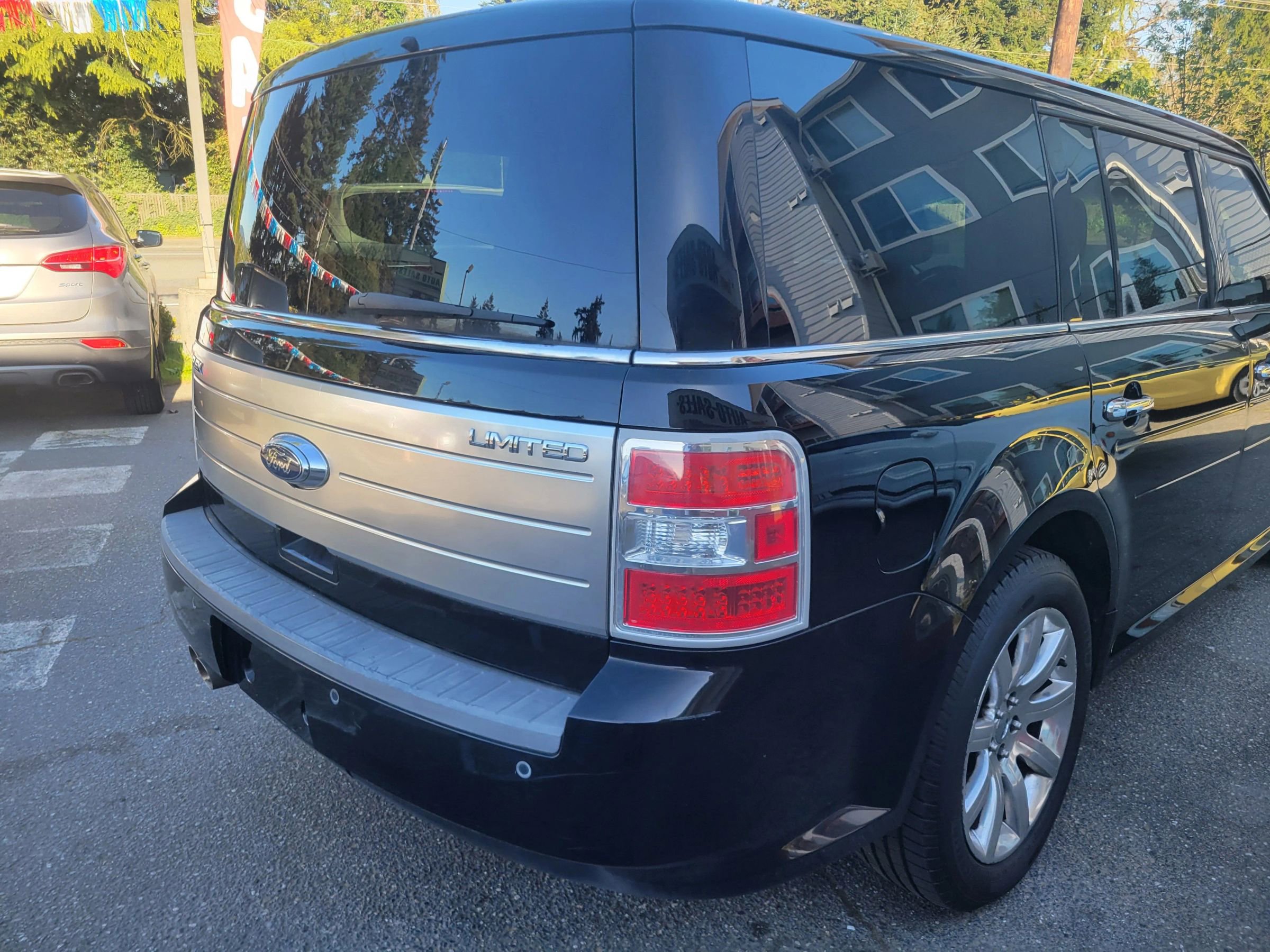 Used 2009 Ford Flex Limited FWD image 4