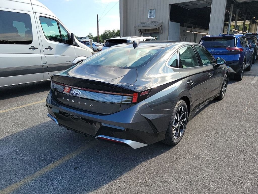 Used 2025 Hyundai Sonata SEL image 3