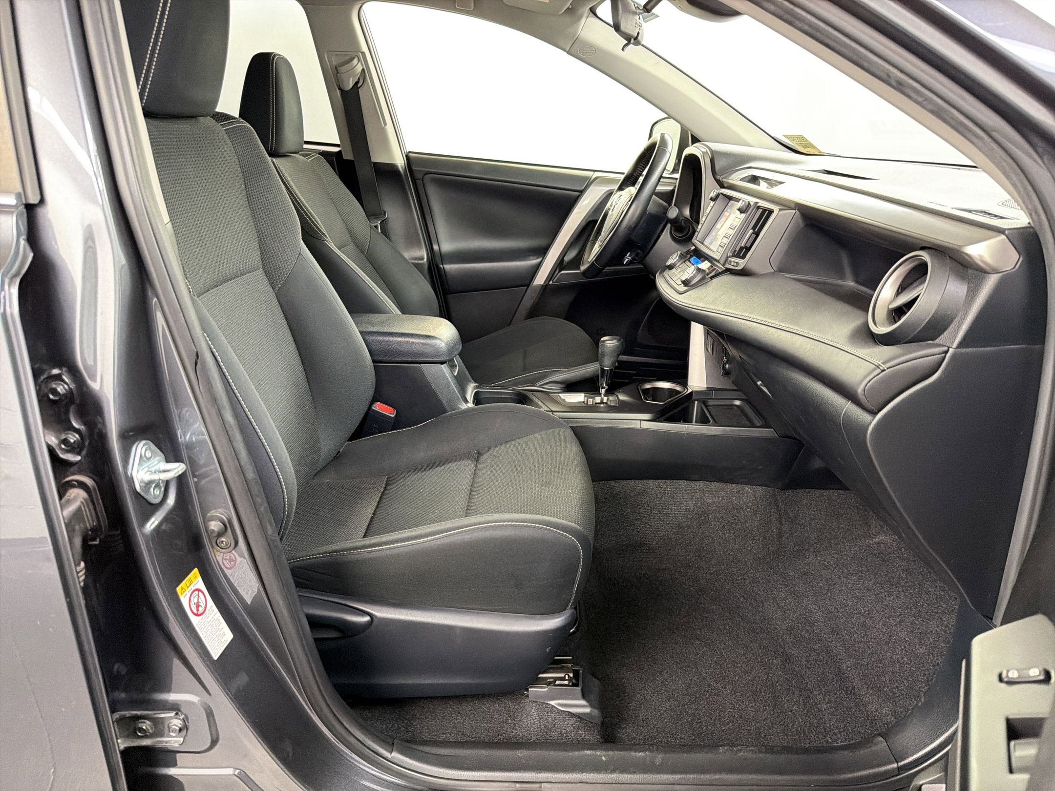 Used 2017 Toyota RAV4 XLE w/ Convenience Package AWD/4WD image 31
