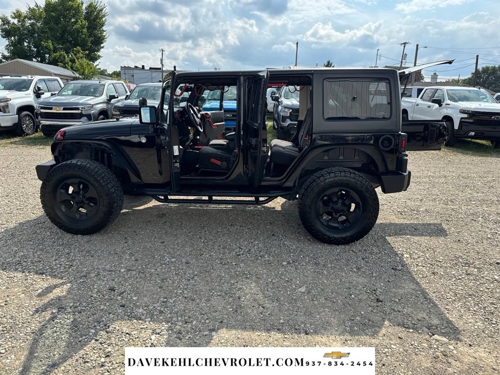 Used 2015 Jeep Wrangler Unlimited Sahara AWD/4WD image 25