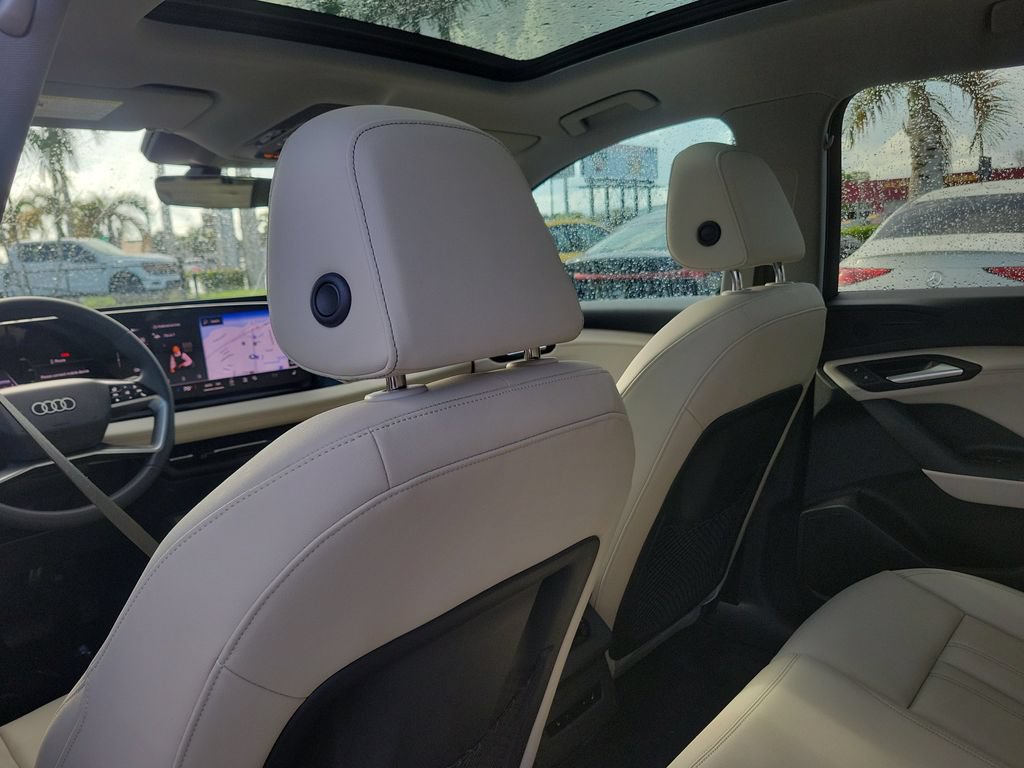 Certified 2025 Audi Q6 e-tron Premium AWD/4WD image 25