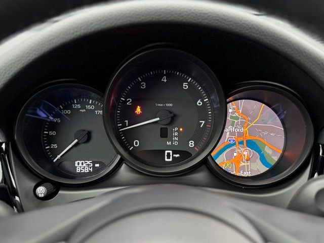 Certified 2025 Porsche Macan image 24