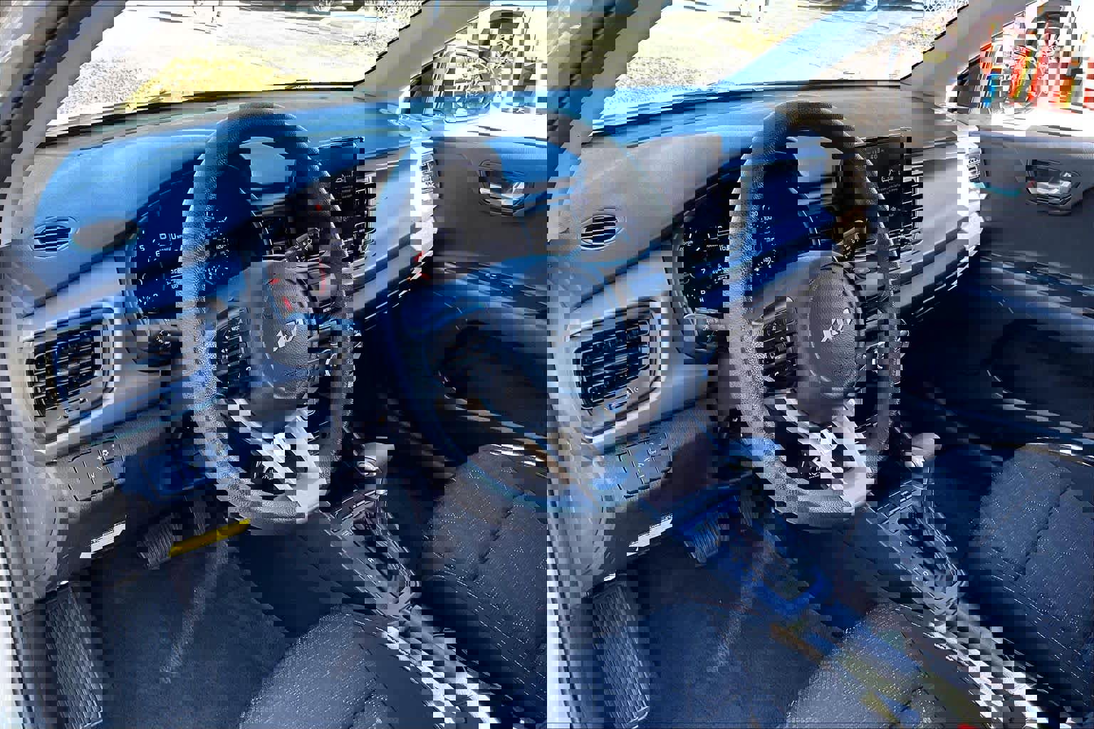 Used 2023 Kia Rio LX image 16