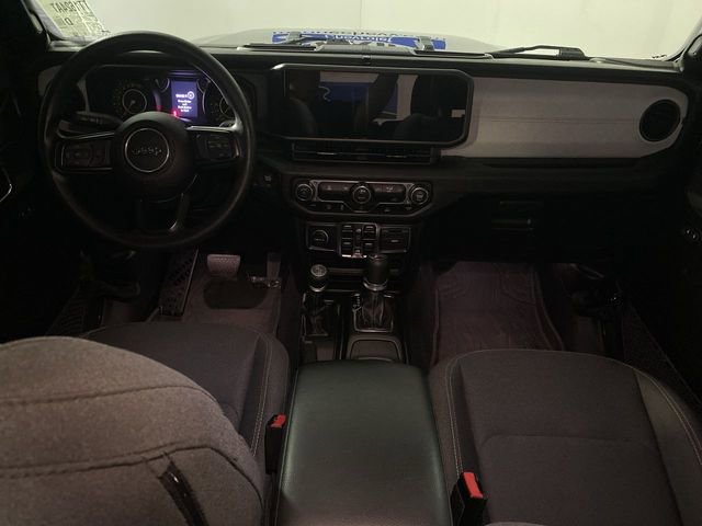 Used 2025 Jeep Gladiator Sport image 24