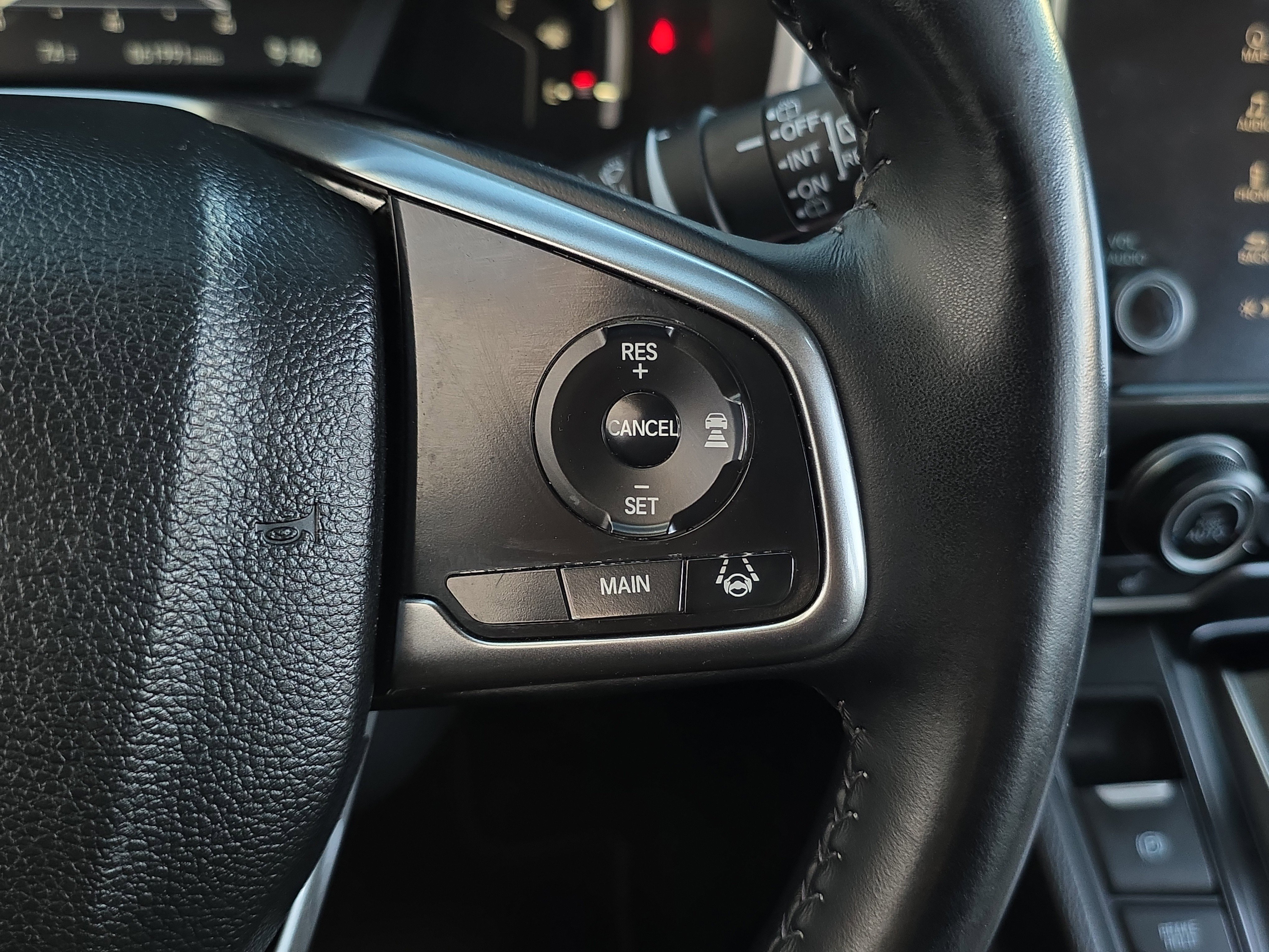 Used 2018 Honda CR-V Touring image 17