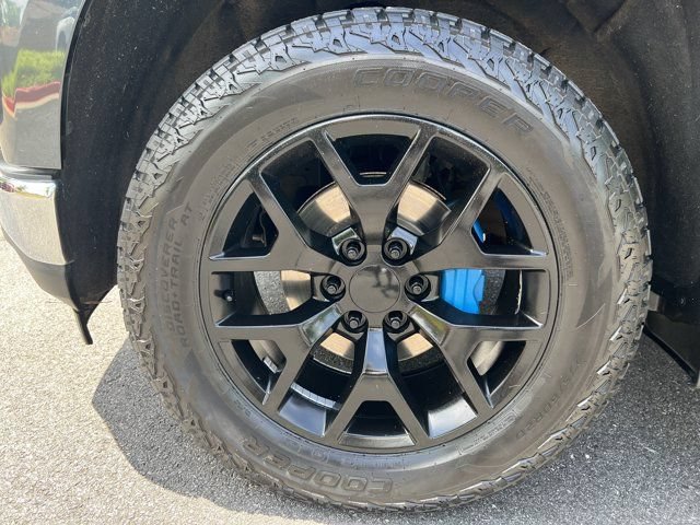 Used 2022 Chevrolet Silverado 1500 LT AWD/4WD image 14