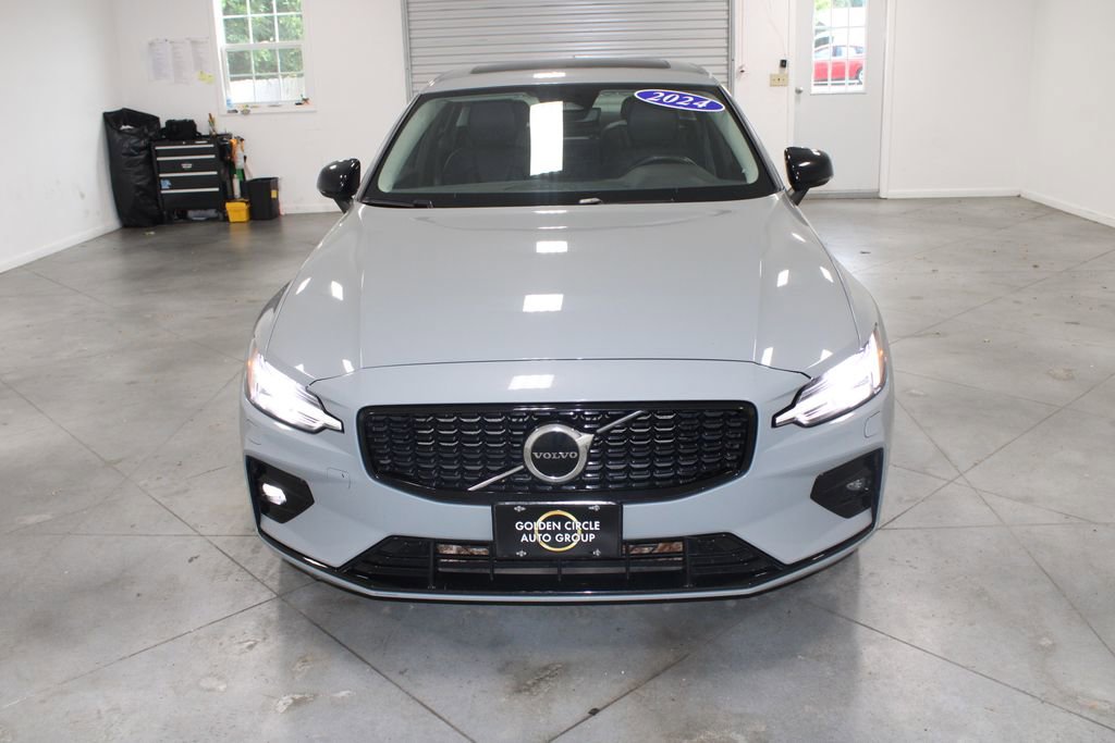 Used 2024 Volvo S60 B5 Core FWD image 3