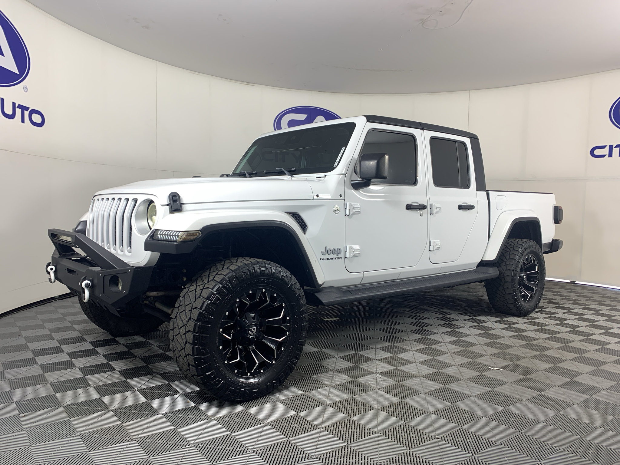 Used 2020 Jeep Gladiator Overland AWD/4WD image 6