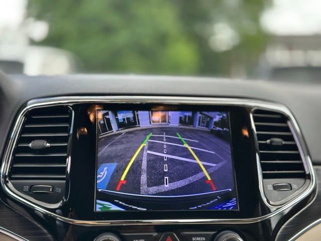 Used 2019 Jeep Grand Cherokee Limited AWD/4WD image 14