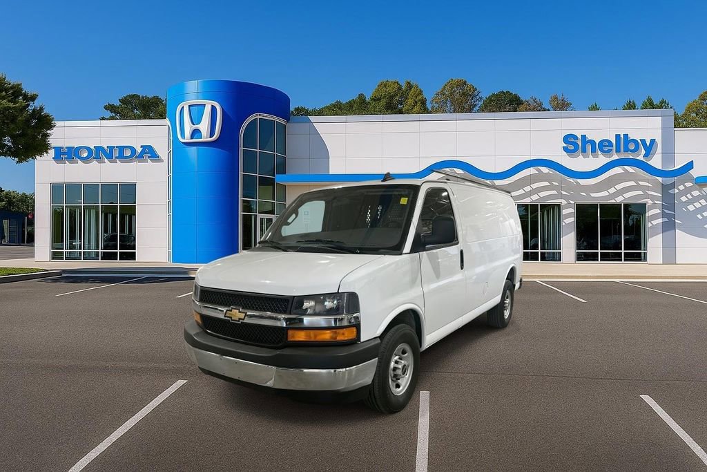 Used 2024 GMC Savana 2500 w/ Driver Convenience Package image 4