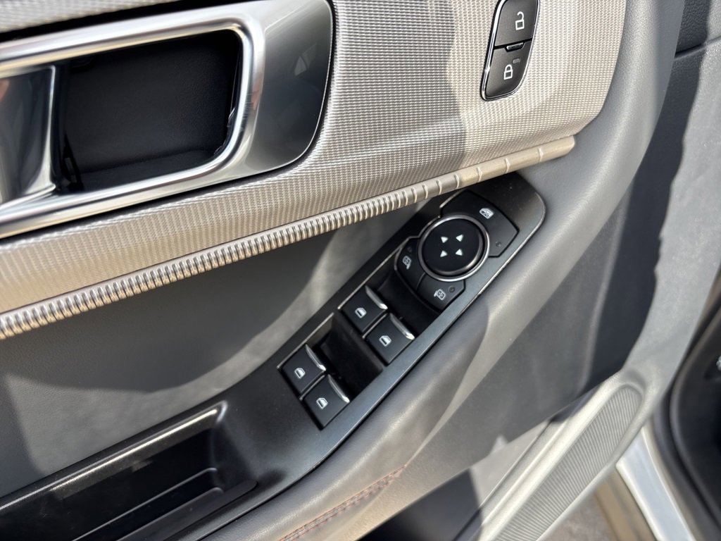 New 2026 Ford Explorer Active image 14