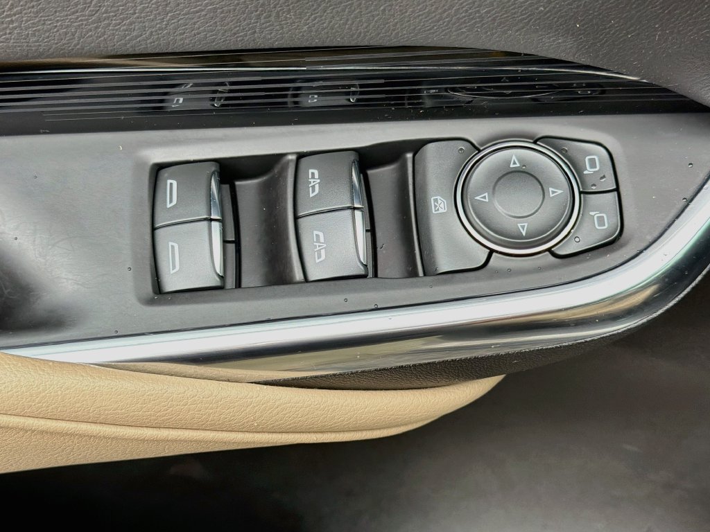 Used 2024 Cadillac XT4 Luxury FWD image 22
