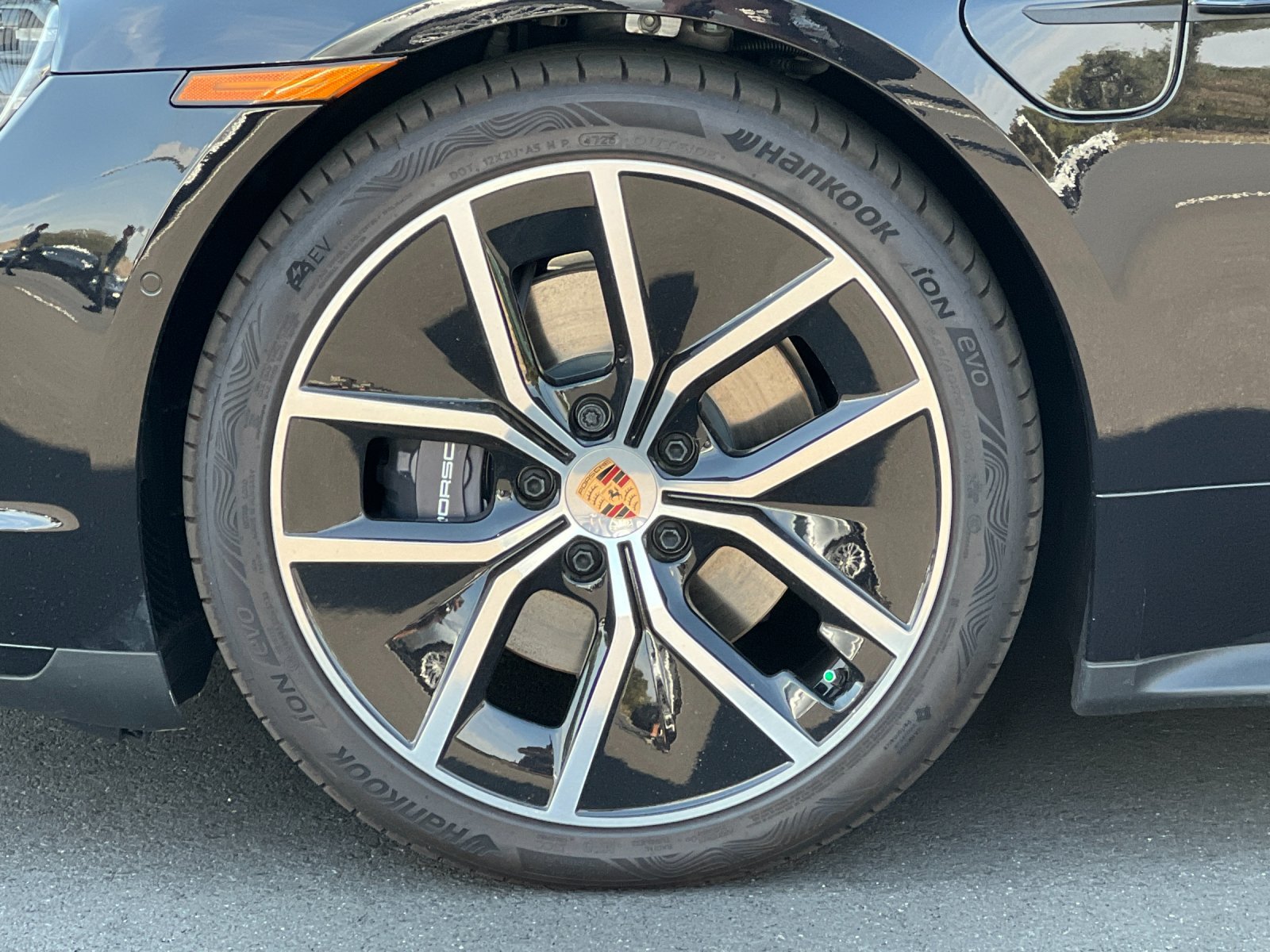 New 2026 Porsche Taycan AWD/4WD image 26