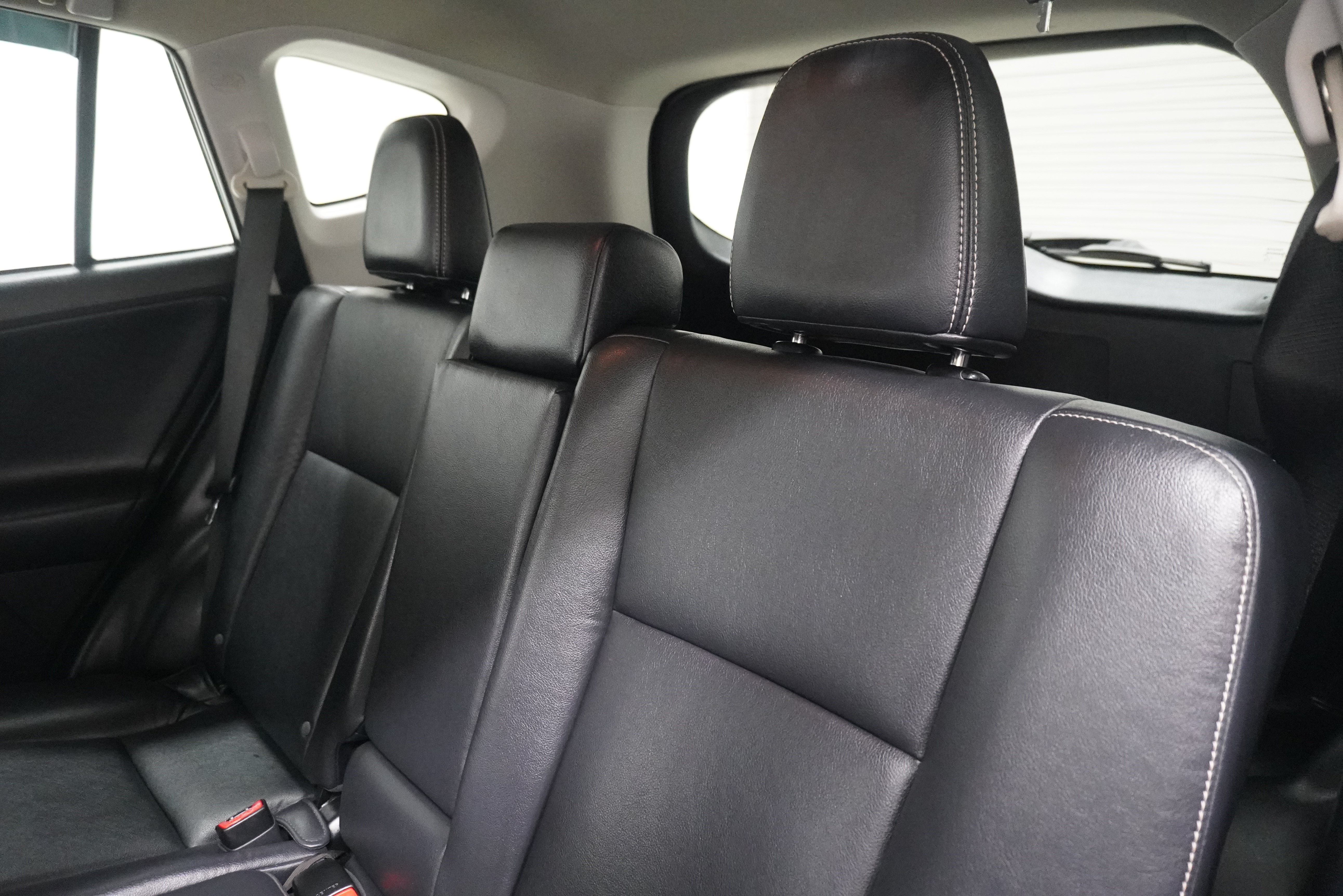 Used 2015 Toyota RAV4 Limited w/ Technology Package FWD image 13