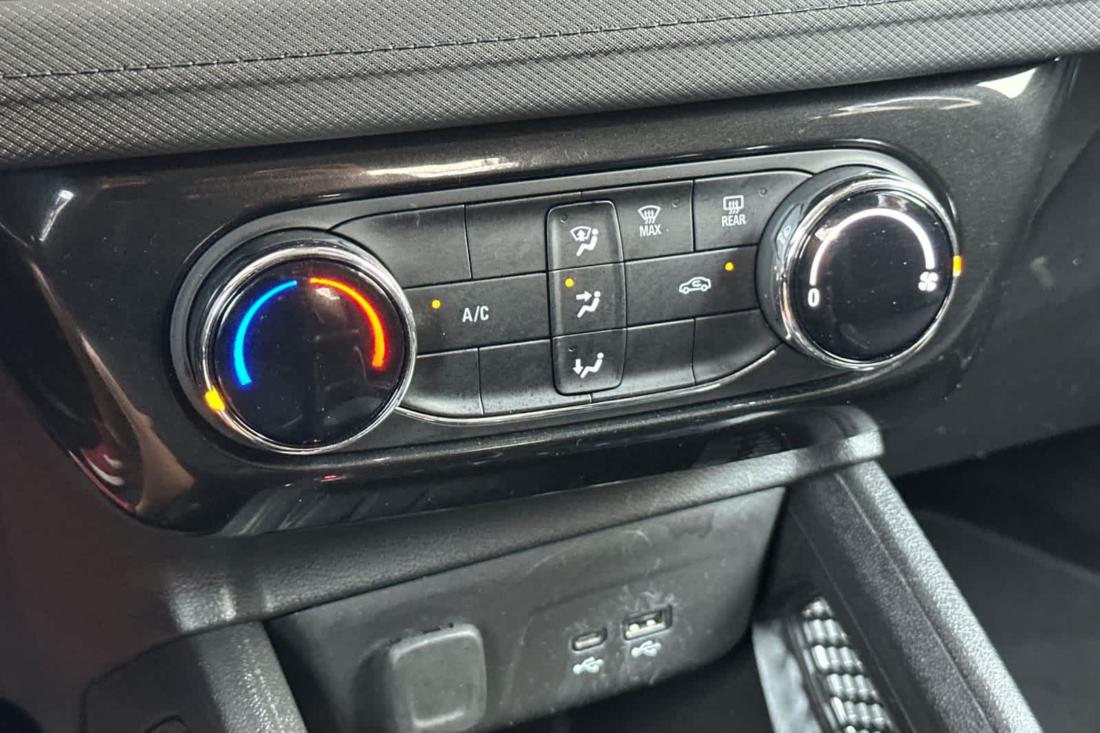 Used 2025 Chevrolet TrailBlazer LT AWD/4WD image 22