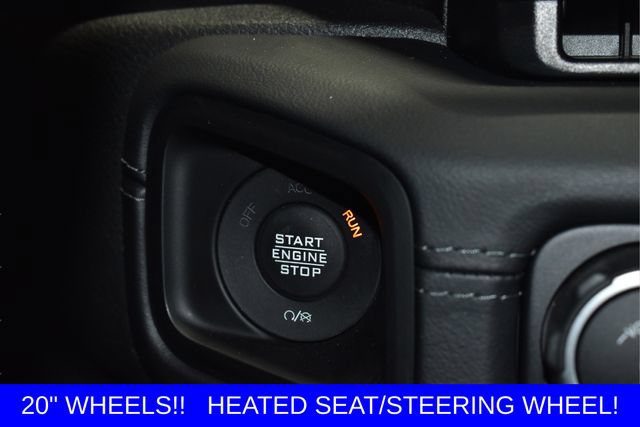 Used 2025 Jeep Wrangler Unlimited Sahara AWD/4WD image 23