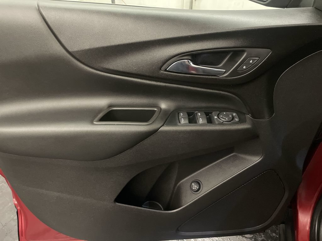 Used 2020 Chevrolet Equinox LT w/ Driver Convenience Package FWD image 15