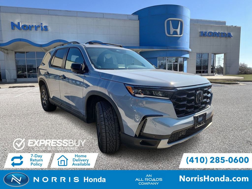 Certified 2025 Honda Pilot TrailSport image 1