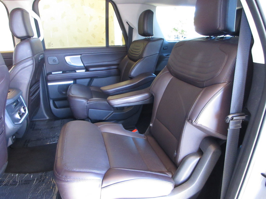Certified 2025 Ford Expedition Max Platinum w/ Platinum Ultimate Package AWD/4WD image 24