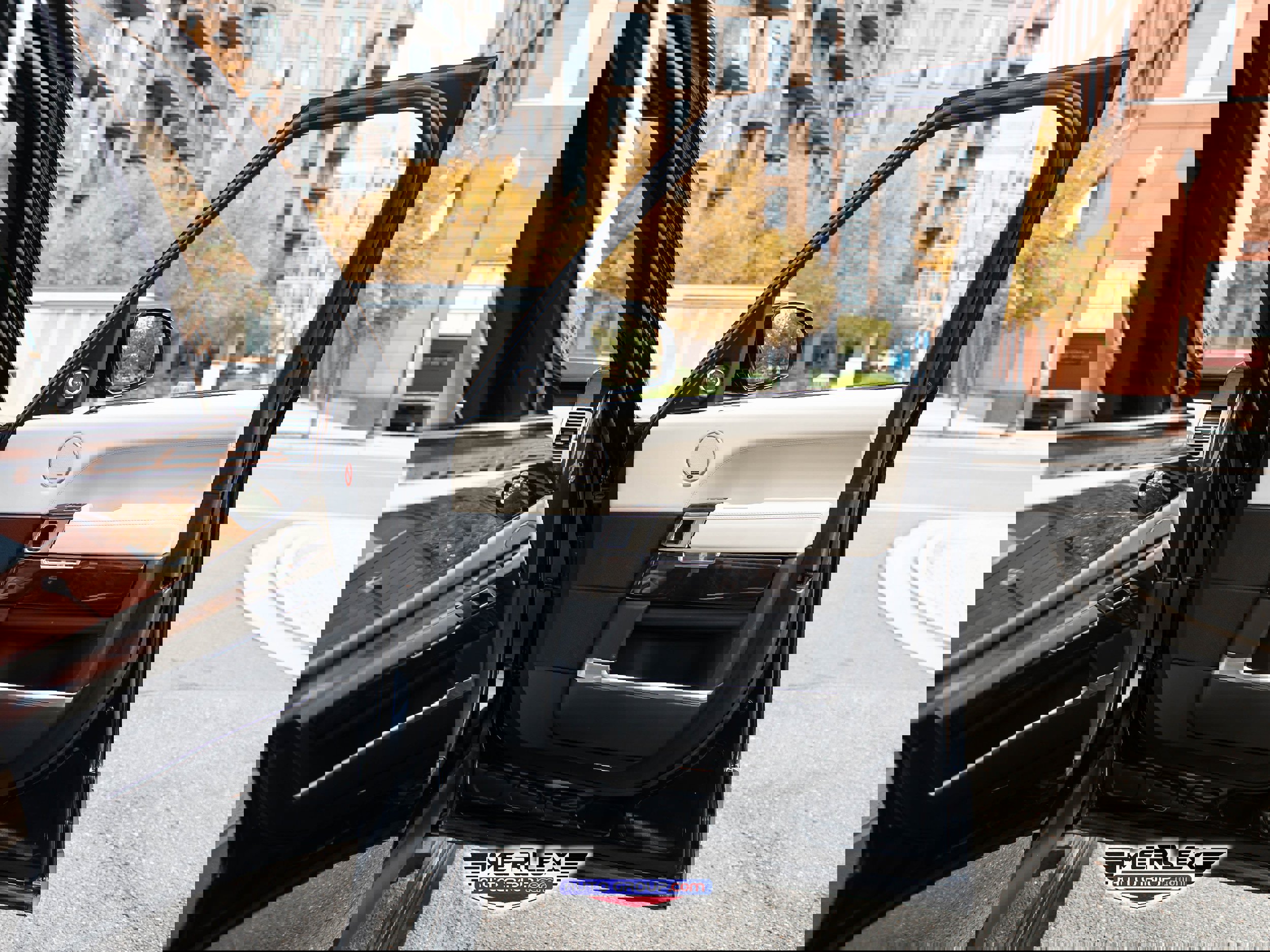 Used 2016 Land Rover Range Rover Autobiography image 46