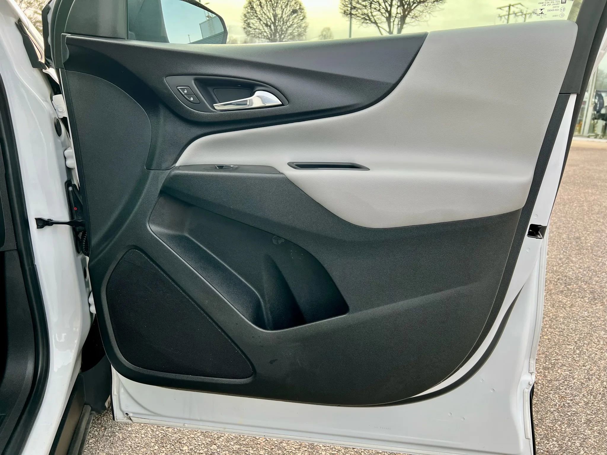 Used 2021 Chevrolet Equinox LS w/ LS Convenience Package image 35