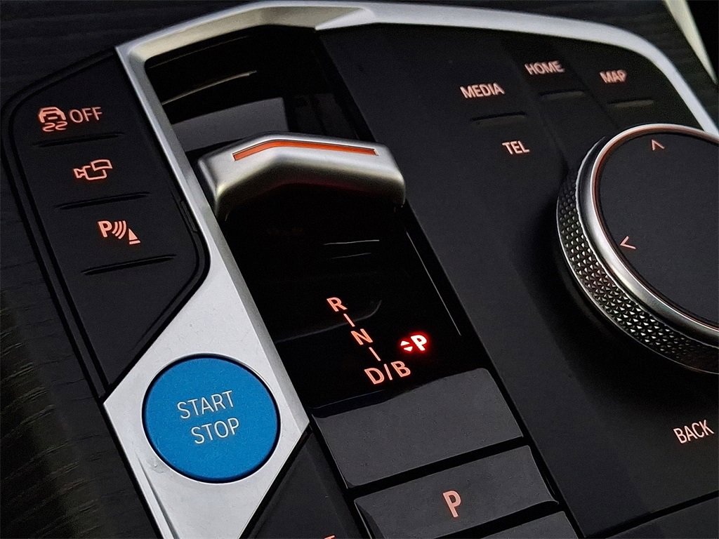 Used 2025 BMW i4 xDrive40i w/ Premium Package image 9