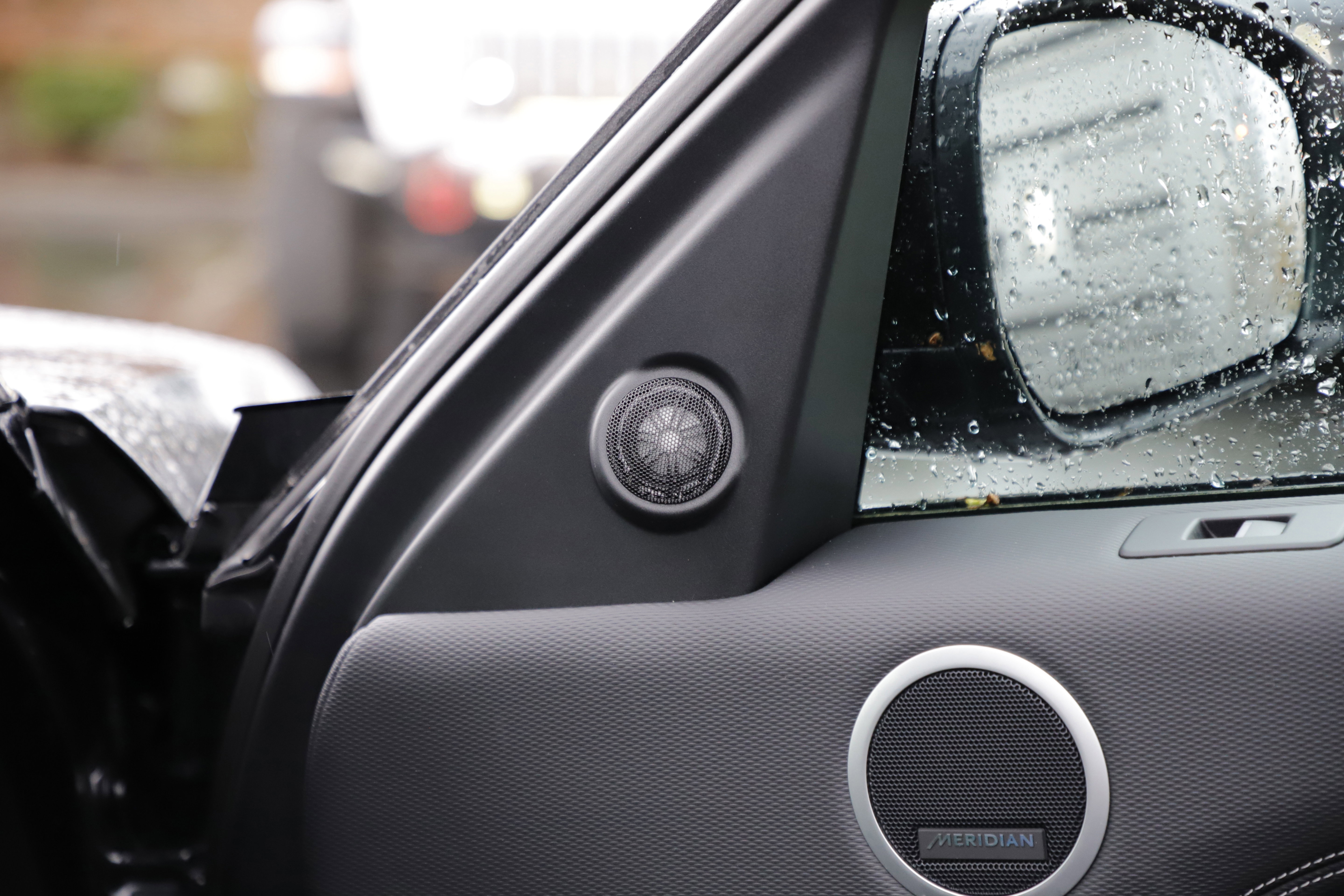 Certified 2025 Land Rover Discovery Dynamic SE image 8