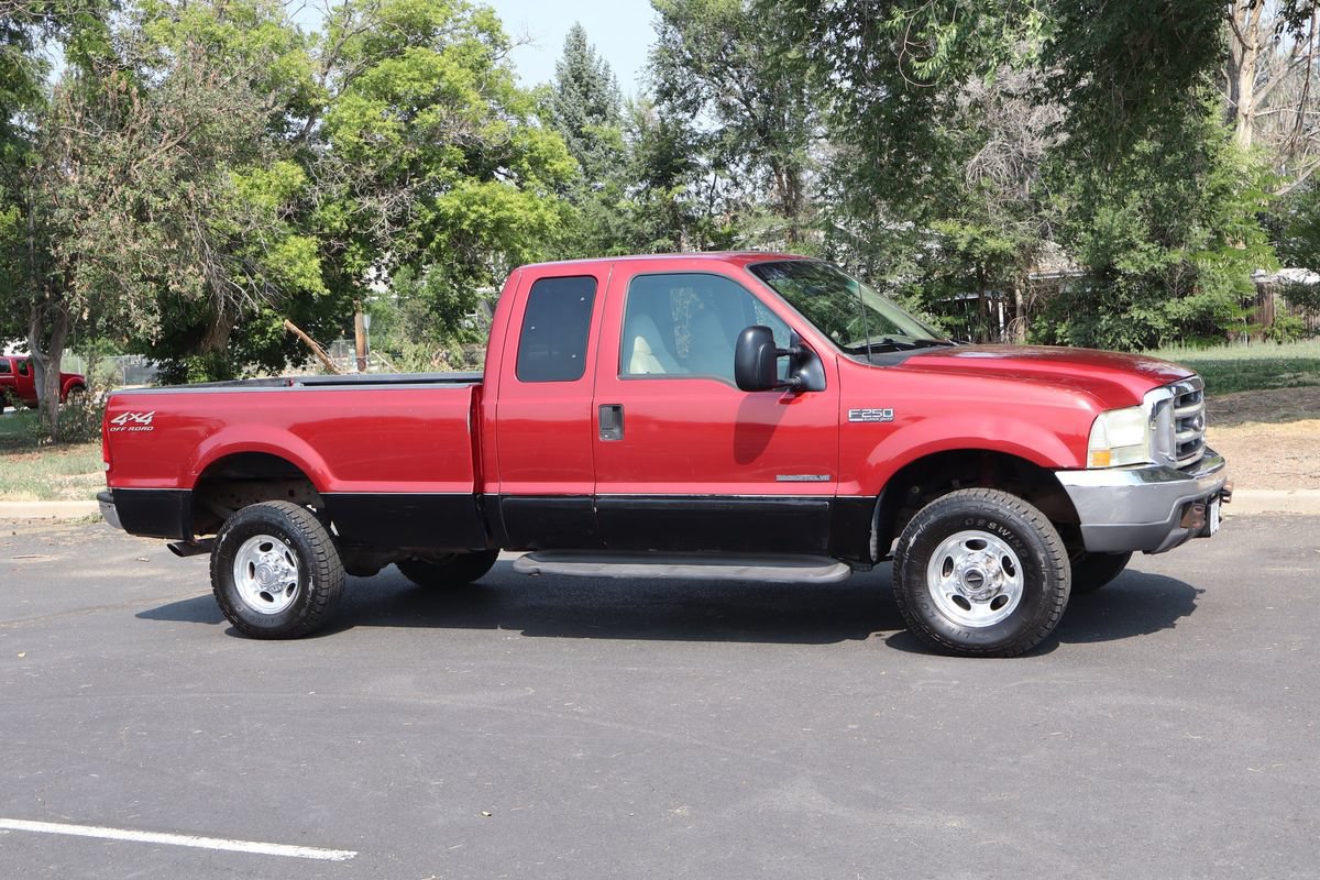 Used 2001 Ford F250 Lariat AWD/4WD image 2