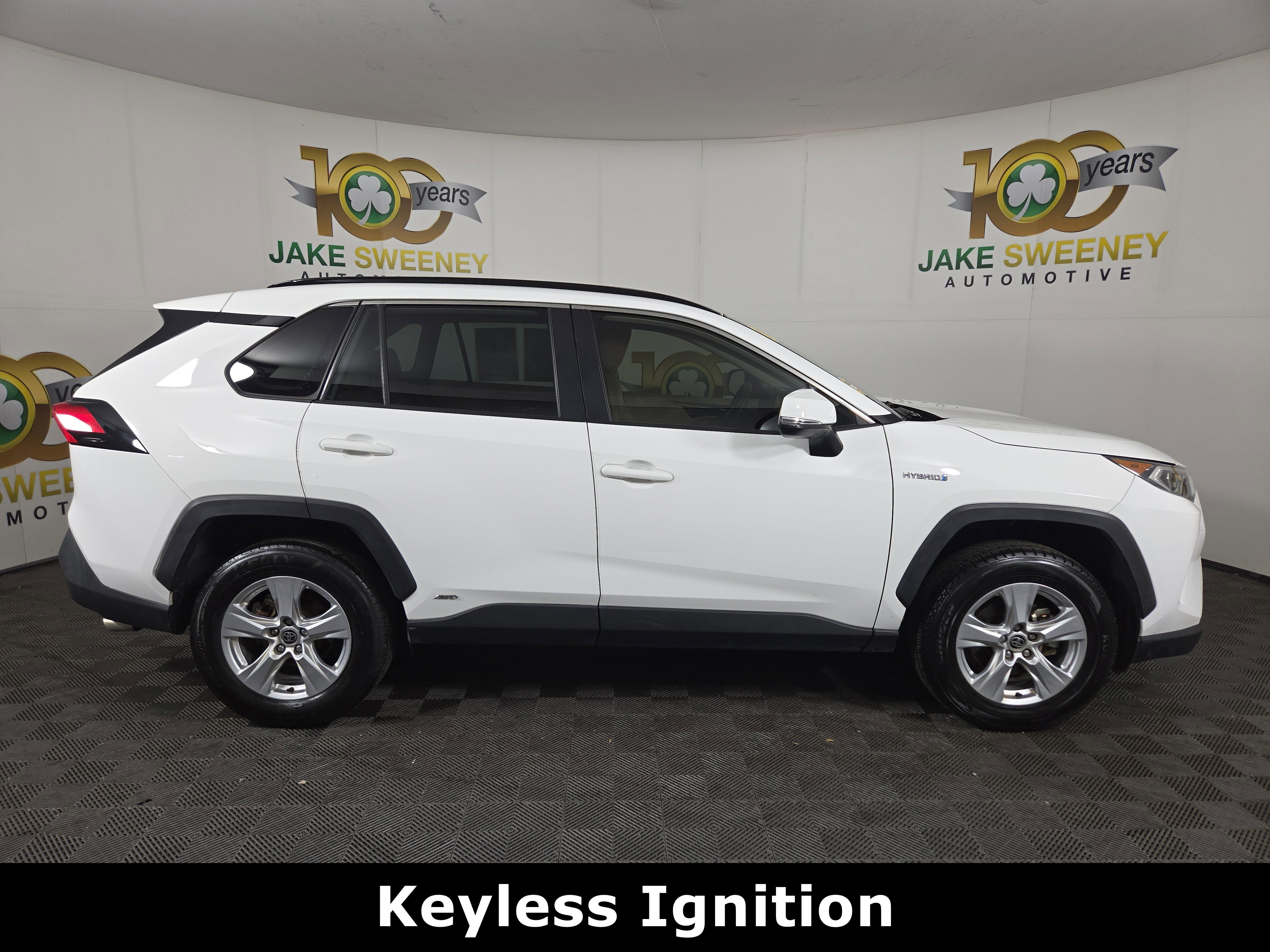 Used 2021 Toyota RAV4 XLE image 10