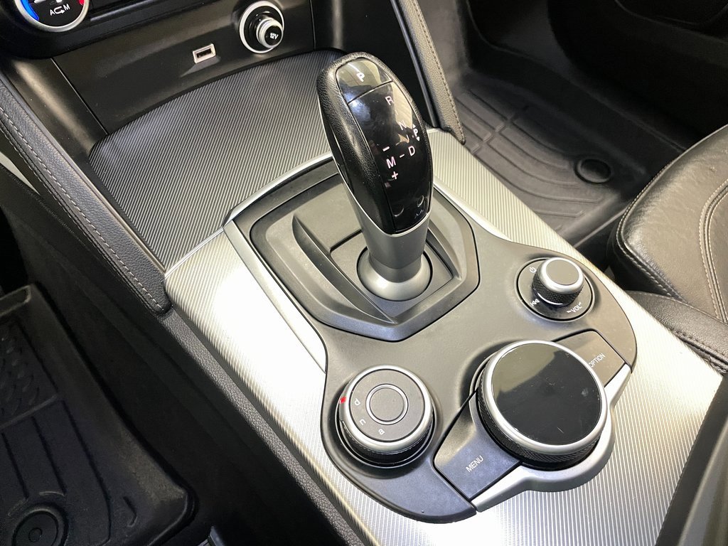 Used 2018 Alfa Romeo Stelvio Ti Sport image 32