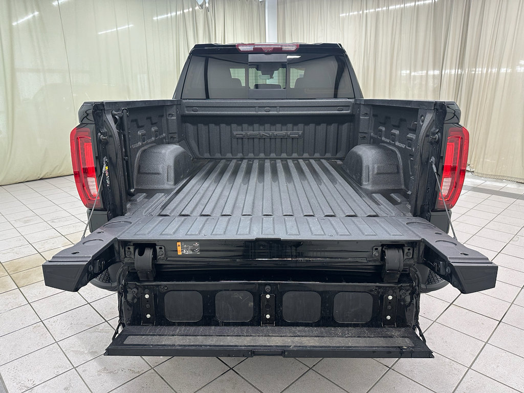 Certified 2022 GMC Sierra 1500 Denali w/ Denali Reserve Package AWD/4WD image 10