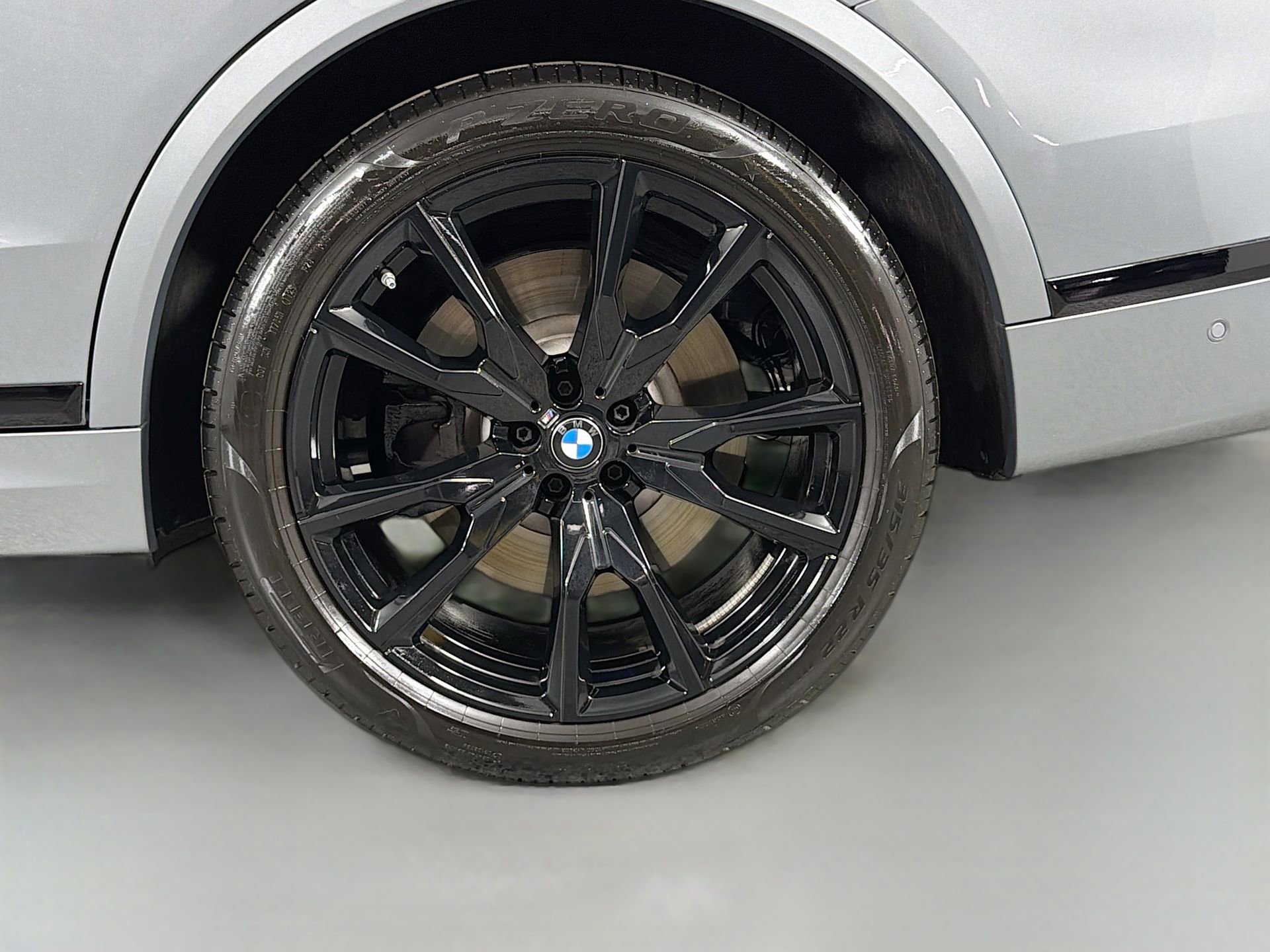 Used 2026 BMW X7 M60i image 32